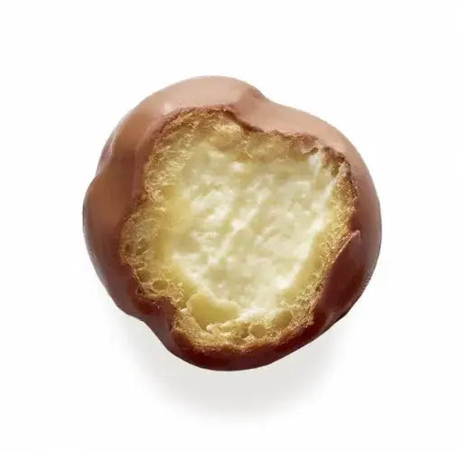 Profiterol Bañado Chocolate y Trocitos de Avellana y Relleno de Crema